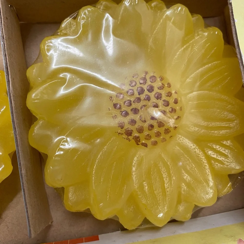 Vintage? Floating Yellow Daisies Citronella Candles (4) New In Box